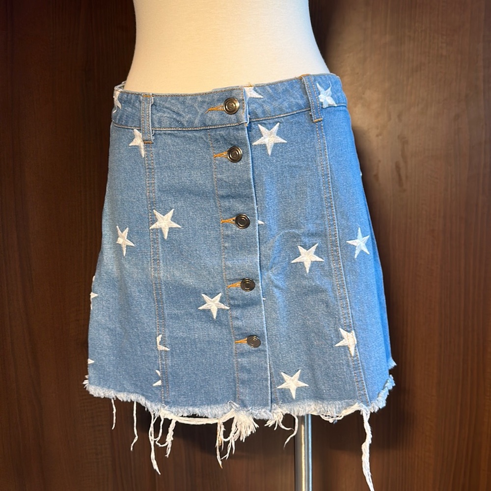 Embroidered Stars in White Denim skirt